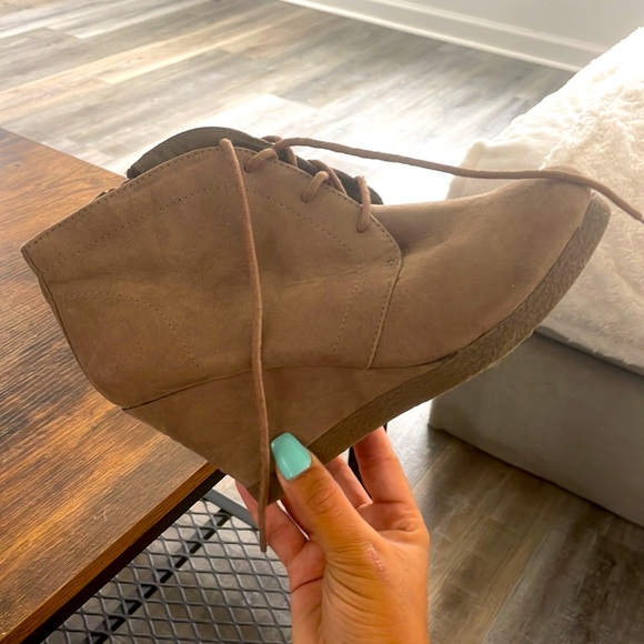 Short brown booties, size women’s 7! - Picture 4 of 5